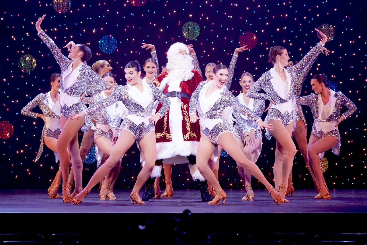 劇場で楽しむクリスマス”『ブロードウェイ クリスマス・ワンダーランド